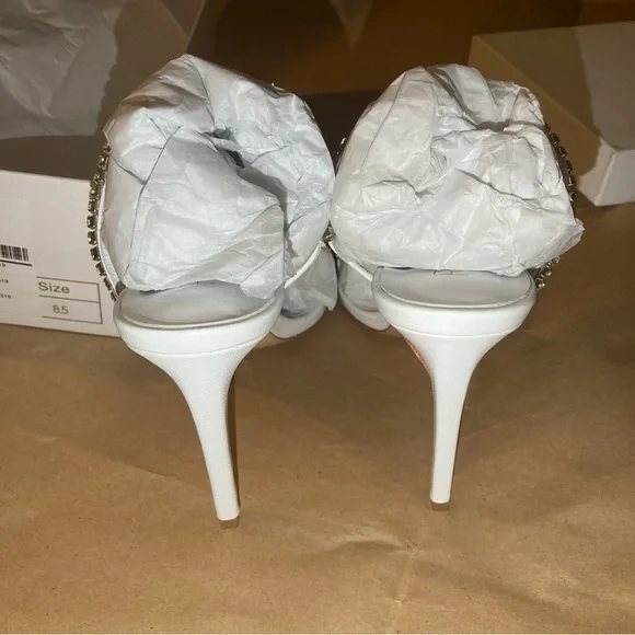 Raye - Picture 8 of 14